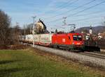 Die 1116 131 mit einem KLV-Zug am 06.01.2018 unterwegs bei Elsbethen.