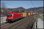 1116 102 mit Güterzug bei Bruck an der Mur am 6.04.2018.