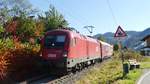 1116 092 zieht einen Messwagen über die Mittenwaldbahn kurz vor Garmisch-Partenkirchen.