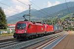 Mit einem langen und schweren  LKW Walter -KLV nach Italien fuhr am Morgen des 03.07.2018 die 1116 172 zusammen mit 1116 175 und der 1116 265 als Schublok durch den Bahnhof von Matrei am Brenner in