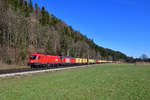 1116 144 + 1293 024 mit einem Containerzug am 23.03.2019 bei Pöckau.