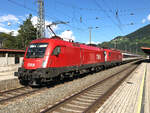 ÖBB 1116 061-3 & 1116 282-5 mit dem EC 164  Transalpin  beim Zwischenhalt in Ötztal-Bahnhof.