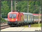 GySev Taurus 1116 064 fhrt in den Bahnhof Unzmarkt ein.
18.08.2007