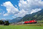 ÖBB 1116 042 und 1016 041 mit EC 163  Transalpin  von Zürich nach Graz bei Pettneu am Arlberg - 12.08.2022