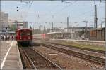 Rauchen am Bahnhof verboten;-) OEC 113 von Mnchen Hbf nach Klagenfurt, mit Kurswagen nach Zagreb Glavni Kolod, durchfhrt den Bahnhof MOP ohne Halt.