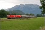 1116 215 und 028 bringen den OEC 563  G E T Z N E R   W E R K S T O F F E , von Bregenz nach Wien Westbahnhof.