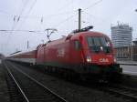 BB 1116 098-3 mit CNL 13364 aus Wrgl nach Dortmund Hbf.
beim Halt in Bochum Hbf.,Gleis 6 ,dieser Halt ist nur zum Ausstieg.(20.01.2008)