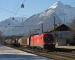 1116 013 mit einem gemischten Gterzug am 30.12.2008 in Brixlegg.