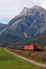 1116 085 und 195 mit Gterzug bei Flaurling (12.10.2008)