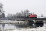 1116 131 im Januar 2009 auf der Plattlinger Isarbrcke auf dem Weg nach sterreich.