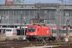 1116 029 am 26.09.09 mit EC 112 Klagenfurt-Frankfurt bei der Ausfahrt in Mnchen Hbf