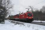 1116 126 + 1144 245 mit KLV Zug am 30.01.2010 in Haar.