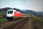 Ex Bundesheer Taurus 1116 246 fhrt mit EC 530 von Lienz nach Wien Meidling.Leider verschwand die Sonne, ein paar Minuten zuvor hinter den Bergen.