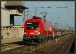 OEC 660  Urlaub am Bauernhof  verstrkt mit zwei CS-Waggons von Wien West nach Bregenz am 19.8.2006 bei der Durchfahrt in Wien Htteldorf.