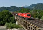 1116 278 + 1116 103 mit einem Erzzug am 03.08.2013 bei der berquerung der Salzach bei Golling-Abtenau.