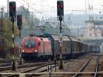 1116 074 schlngelt sich mit dem  Audizug  durch den Nebelverhangenen Passauer-Hauptbahnhof in Richtung sterreich; 131012