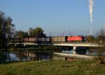 1116 165 mit dem Audizug am 31.10.2013 auf der Isarbrcke bei Plattling.