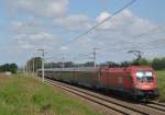 1116 042 mit einer RailJet Garnitur am 21.8.2014 in Gramatneusiedl