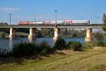 Der Schnellzug D 101 Moskva Belorusskaja - Wien Westbahnhof konnte am 20.09.2014 auf der Brücke über die neue Donau in Wien zwischen Lobau und Praterkai fotografisch festgehalten werden. 