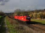 Die 1116 111 und die 1116 115 mit einem Güterzug am 14.11.2015 unterwegs bei Seestetten.