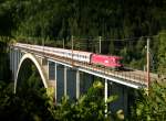 1116 XXX mit EC 113 (Frankfurt Hbf - Klagenfurt Hbf / Zagreb Glavni kol.) am 26.8.2015 auf der Pfaffenberg-Zwenberg-Brücke bei Penk.