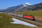 DRV 13018 ist für mich der Starzug auf der Giselabahn. Der Laufweg Nizza - Moskau erinnert an die Zeiten, als Bahnreisen noch eine exklusive Angelegenheit waren. Die russischen Schlafwagen neuester Bauart und der Speisewagen der PKP wirken in unseren Breiten recht exotisch, erfreuen aber durch attraktive Farbgebung. Am 09. März 2014 konnte der Nachtzug bei Brixen im Thale aufgenommen werden, Zuglok war 1116.272.