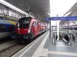 ÖBB 1116 250 mit dem RJ 649 nach Flughafen Wien, am 12.02.2020 in Salzburg Hbf.