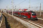 1116 219 mit als Railjet nach Budapest im Bereich von Wien Zentralverschiebebahnhof am 10.12.2015.