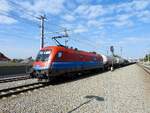 1116 045-6  RailCargoHungaria  passiert mit ihrem gemischten Güterzug den Bhf. Schärding in Richtung Linz, und konnte von der Bahnsteigendkannte gut beoabachtet werden; 221006