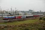 Der Ruland-Stier (1116 084) am 13.09.08 mit einer recht bunten Wagengarnitur in der Abstellgruppe an der Donnersbergerbrcke/Mnchen