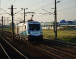 Auf der Fahrt nach Wien West mit dem EN491 gelang mir am Morgen des 19.08.2009 in Linz dieses Foto der 1116 038-9 whrend wir sie berholten.