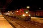 1116 250  Feuerwehr - Notruf 122  am R 2257, fotografiert beim Halt in Stockerau, am 02.01.2010.