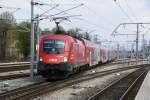 Taurus 1116 260  Europischer Lokfhrerschein  fhrt mit einem DoSto kommend aus Retz in die Endhaltestelle Wien Meidling ein.