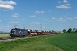 Die 1116 126 Licht ins Dunkel mit einem VW-Zug Richtung Nrnberg am 08.05.2012 kurz nach Plattling 