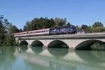 1116 126 berquert mit EC 113 am 09.09.2012 die Saalachbrcke zwischen Freilassing und Salzburg.