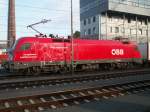 1116 260-9  Europischer Lokfhrerschein  bei der Durchfahrt in Linz Hbf, 17.8.2006