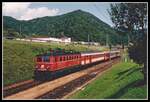 1141 004 erreicht mit R3516 (Amstetten - Kleinreifling) am 11.08.2000 den Bahnhof Oberland. Dieser Bahnhof befindet sich am Scheitelpunkt dieser Strecke.