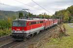 1142 673 + 1116 171 + 1144 243 mit Güterzug bei Payerbach am 10.10.2017.