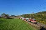 1142 610 mit einem REX am 14.10.2017 bei Vöcklabruck.