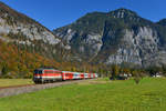 1142 707 mit einem REX am 14.10.2017 bei Obertraun Koppenbrüllerhöhle.