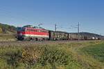 1142 627 mit Güterzug bei Gloggnitz am 15.11.2017.