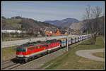 1142 644 + 1144 277 mit Güterzug in Stübing am 23.03.2019.