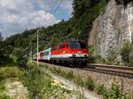 Die 1142 647 mit einem REX nach Linz  am 25.07.2020 unterwegs bei Wernstein.