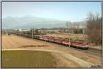 6 E-Loks 1142 607,621,634,644,691 und 694 fahren mit einem Erzzug von Leoben in Richtung Villach.