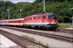 1142 643-4 brachte am 21. Juli 2009 den BB IC 650 von Graz nach Wien Sd. Um 12.22 rollte sie durch den Bahnhof Payerbach-Reichenau.