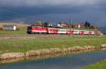 1142 671 hat am 01.04.2011 mit dem R3968 gerade den
Bahnhof Wartberg an der Krems verlassen.