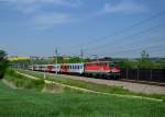 1142 628 mit einem REX nach Linz am 09.05.2013 bei Taufkirchen an der Pram.