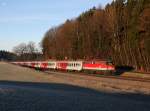 Die 1142 693 mit einem M am 21.12.2013 unterwegs bei Hufschlag.