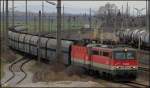 1142.609+1144.101 mit Falls Ganzzug (Breclav-Werndorf) am 22.02.14 im Bhf. Gramatneusiedl.