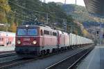 1142 623 + 1116..._mit Güterzug in Payerbach - Reichenau am 8.11.2015.